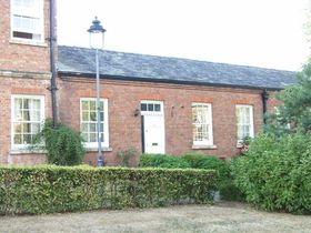 1 bedroom Detached t...